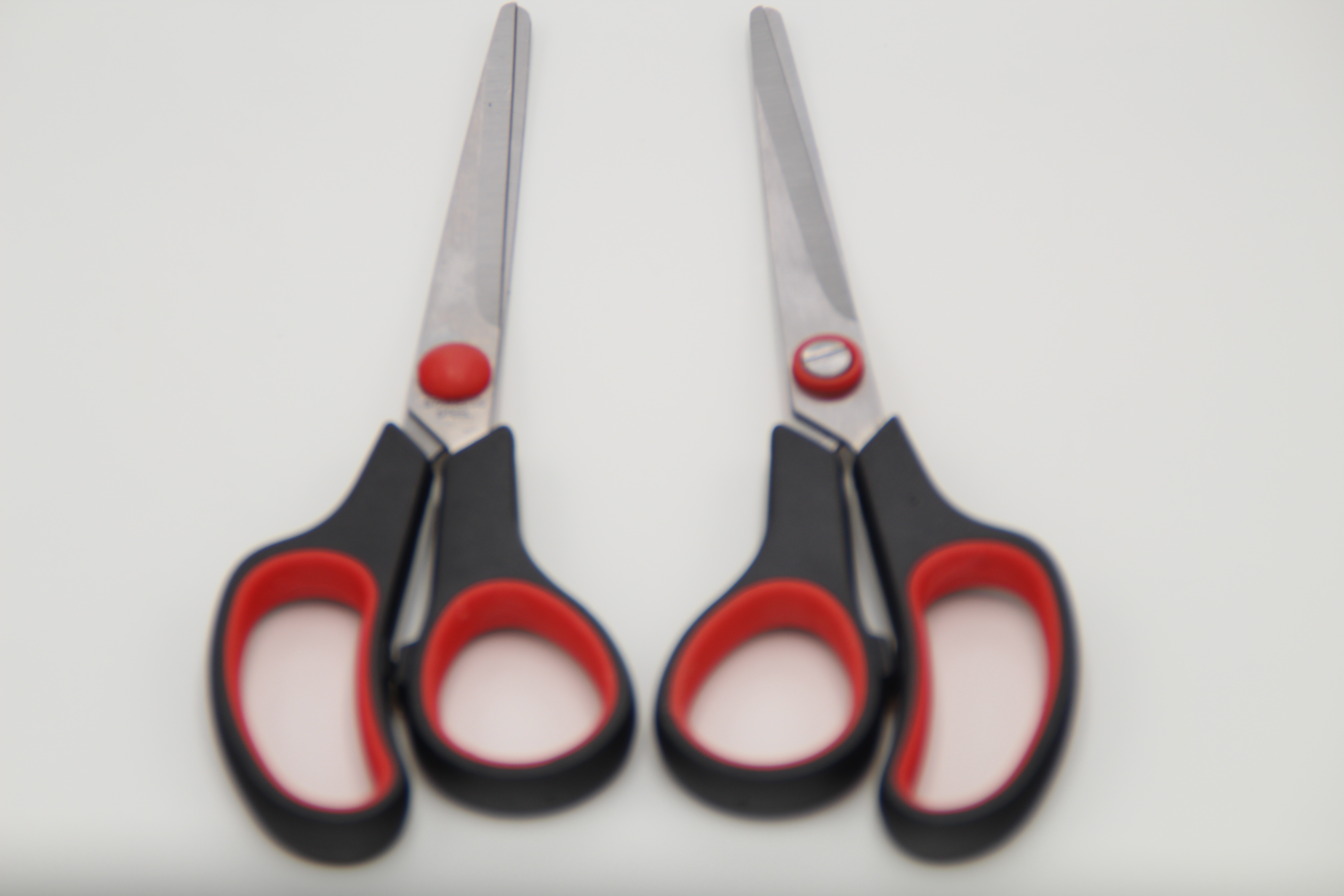 High-end stainless steel scissors, office scissors, paper-cutting knives, student scissors, rubber and plastic scissors details Picture