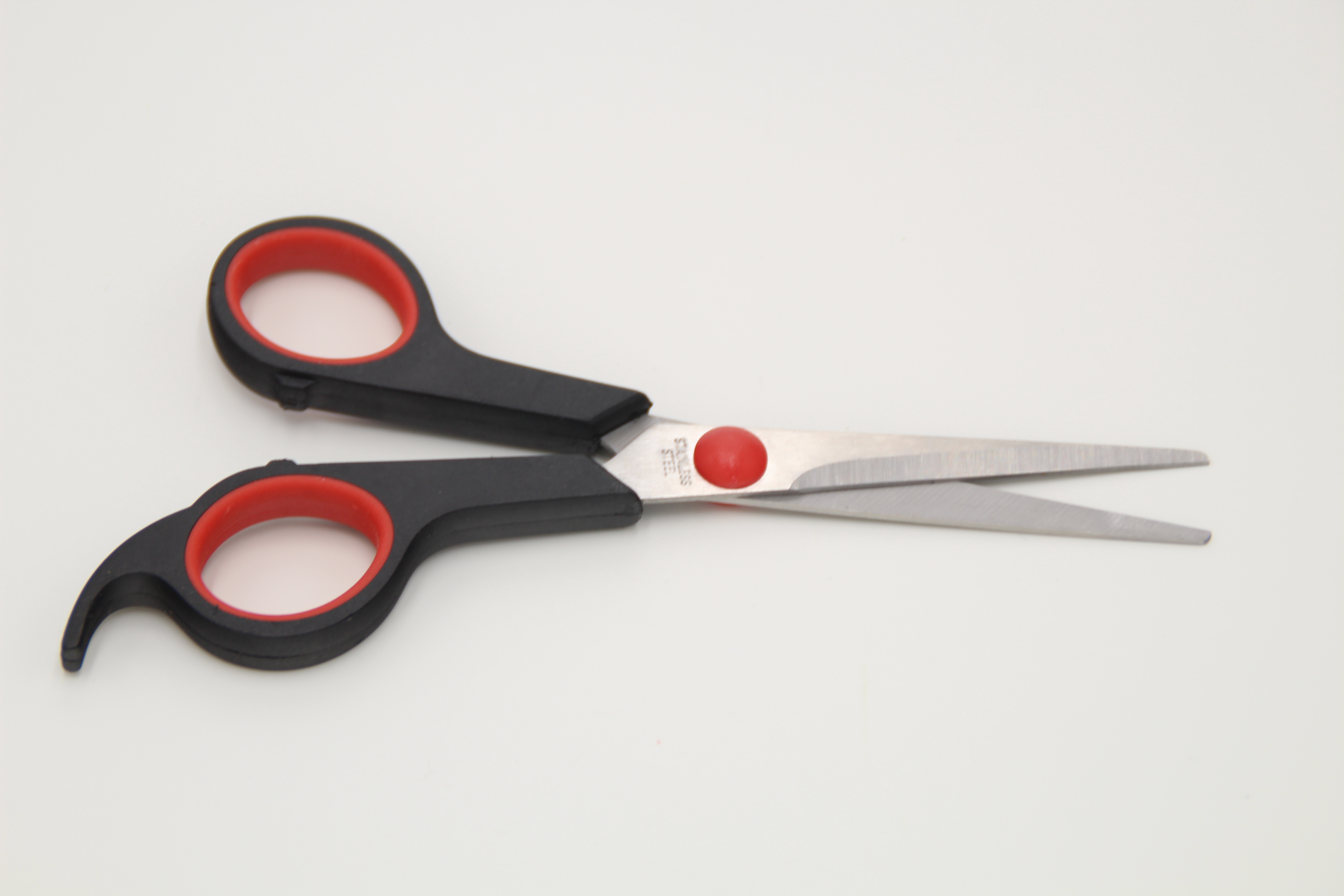 Student scissors, office scissors, stainless steel student scissors, office knife scissors, rubber plastic stainless steel student scissors Specification drawing
