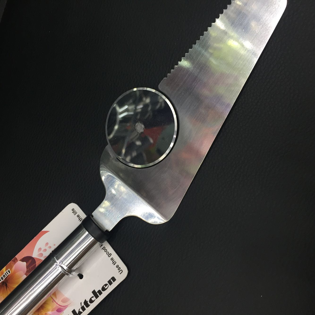 Family Kitchen Stainless Steel Pizza Cutter With Pie Cutter details Picture