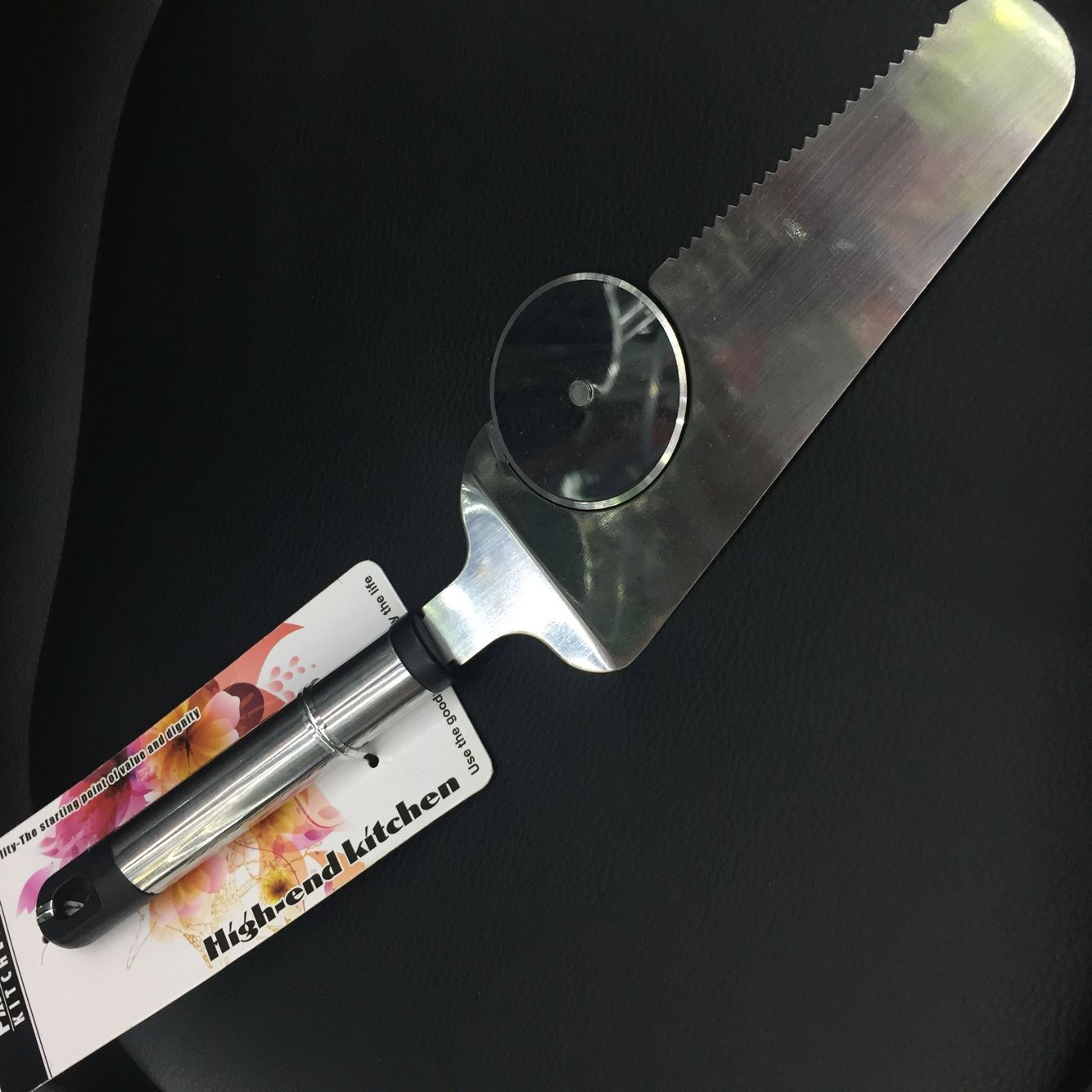 Family Kitchen Stainless Steel Pizza Cutter With Pie Cutter