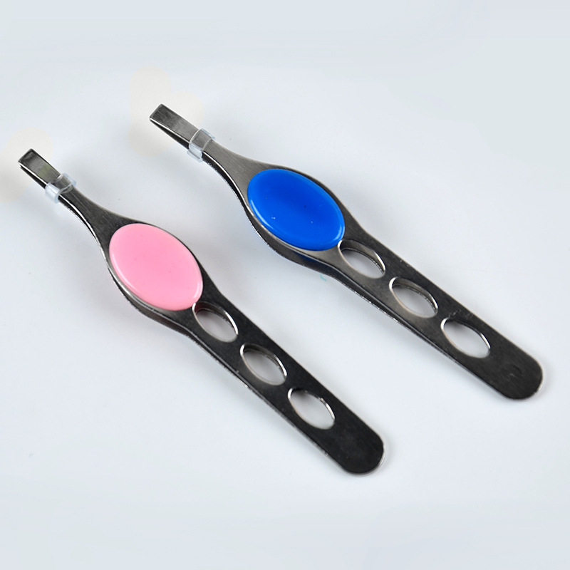 Stainless steel eyebrow tweezers eyebrow clip beauty tool C012 Application Scenario