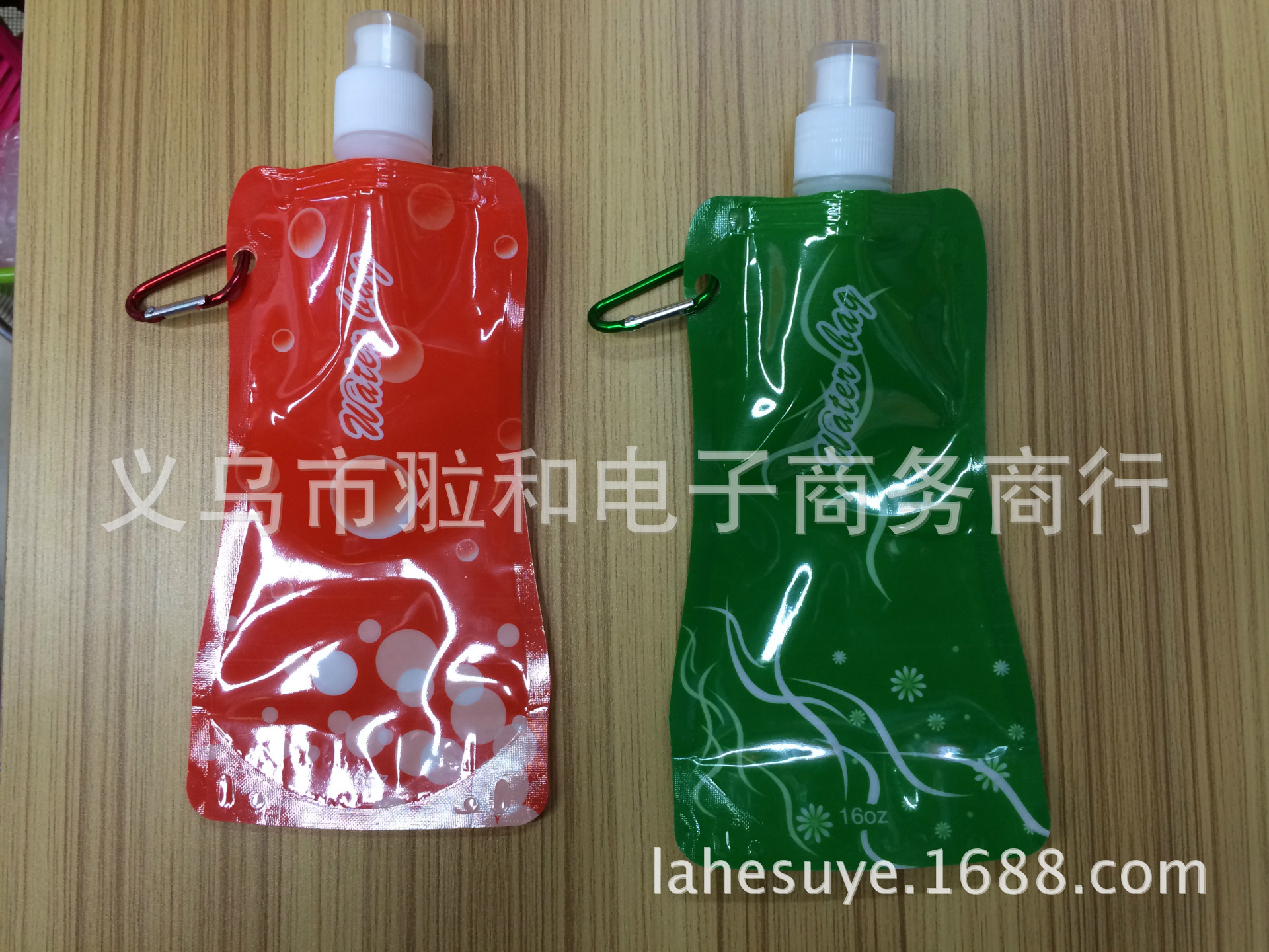 便携登山扣户外环保折叠水壶袋 运动水袋折叠水袋 便携式水袋
