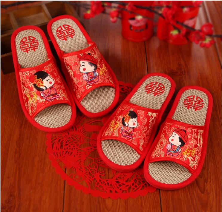 Wedding supplies, couple slippers, embroidered couple husband and wife red slippers, wholesale festive items details Picture