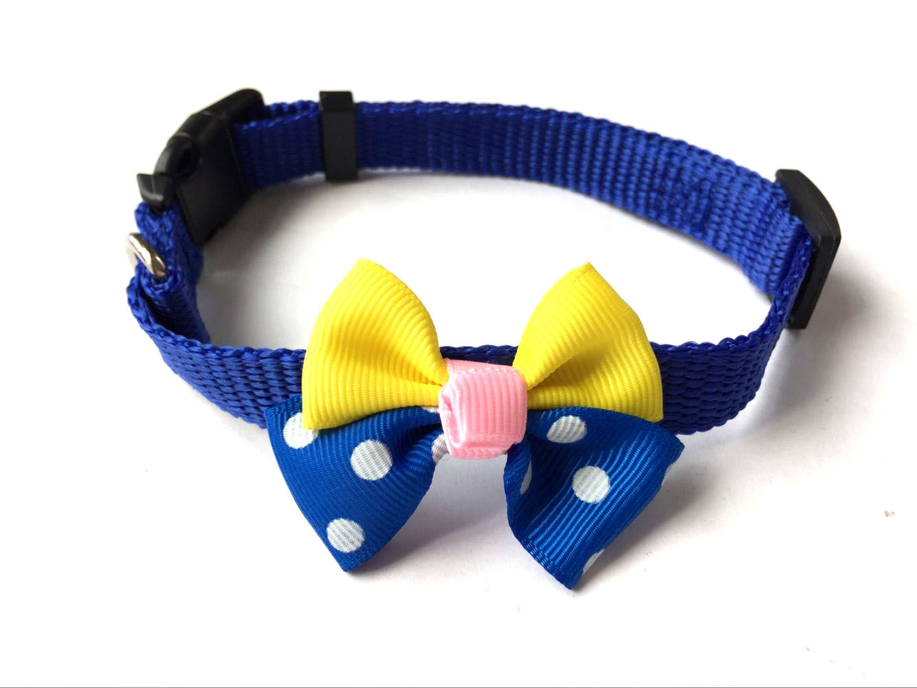 Factory direct sales of pet collars, cute multi-color pet bow collars, pet accessories and pet supplies Application Scenario
