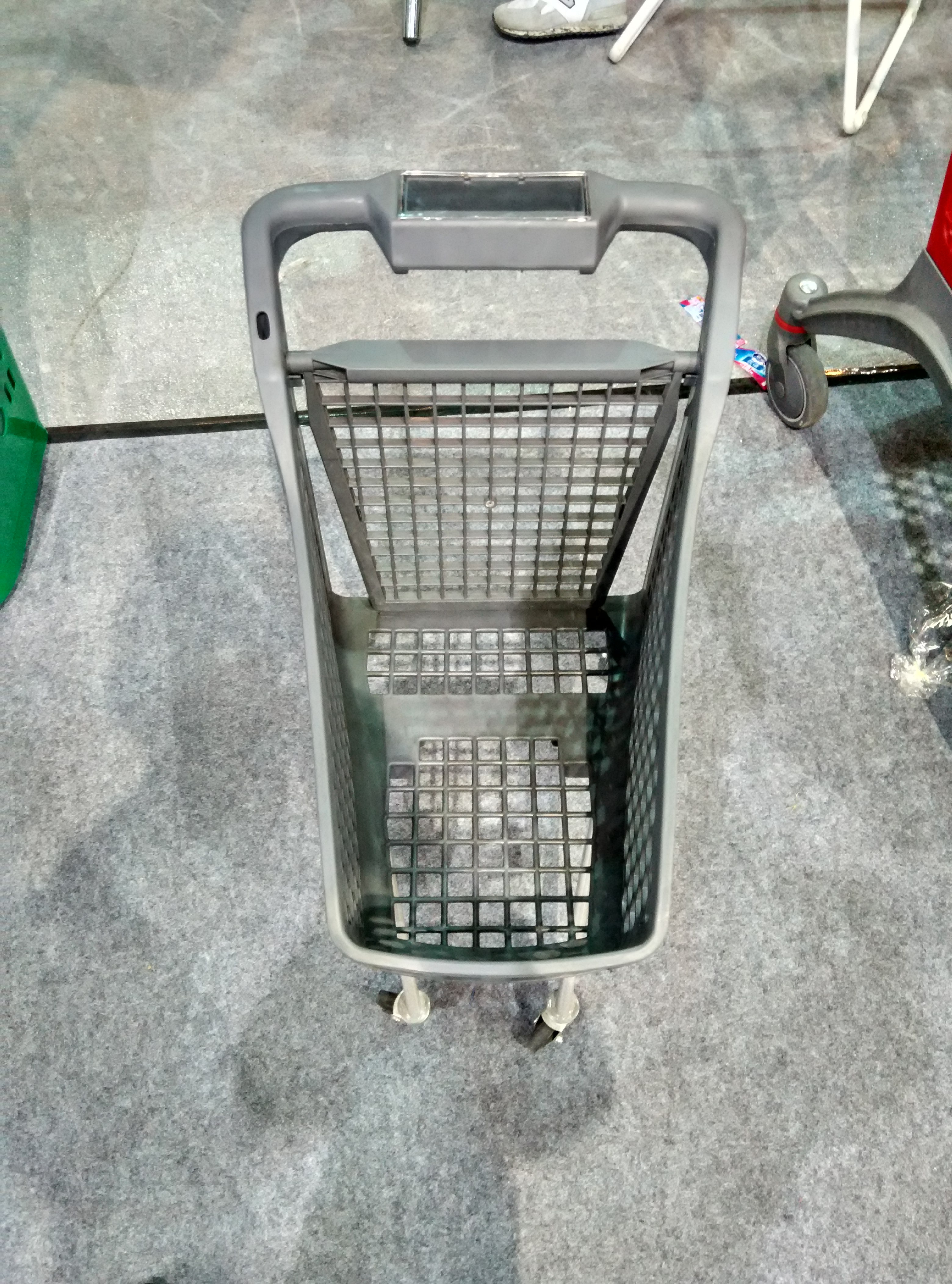 All-plastic grey children's mini stroller with a small flag Specification image