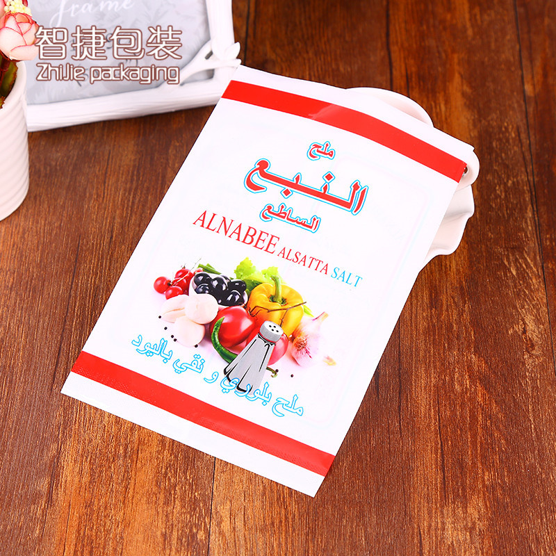 ويجري تصدير السلع الأساسية الخارجية من مصانع الأكياس البلاستيكية الجاهزة التي تحتوي على مواد التوابل