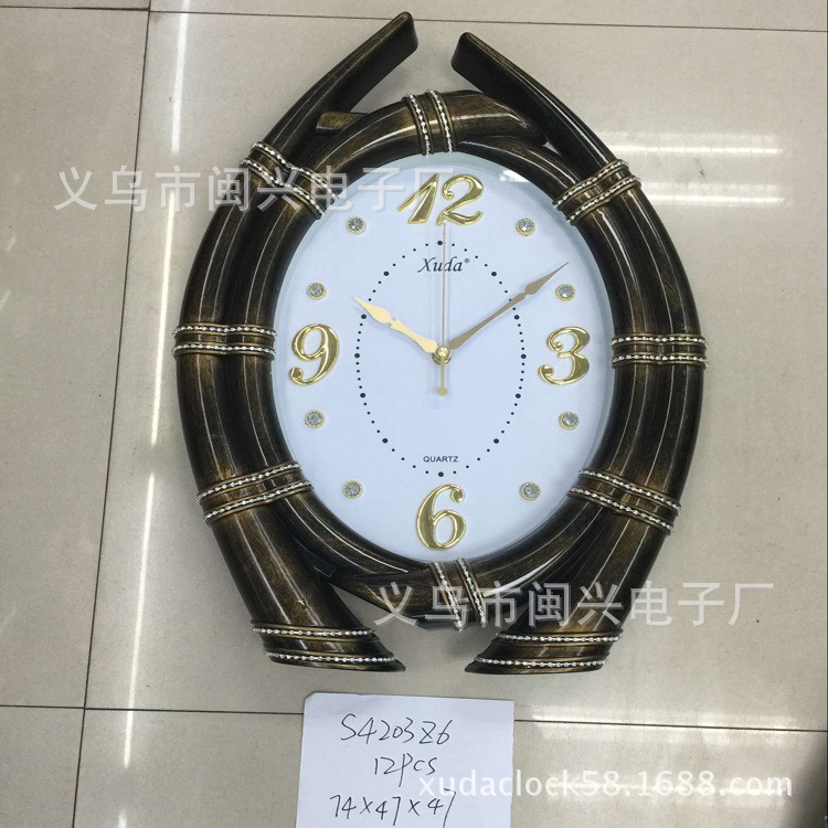 Creative clock decoration for living room and bedroom, modern and fashionable ivory European-style silent wall clock factory direct sales details Picture
