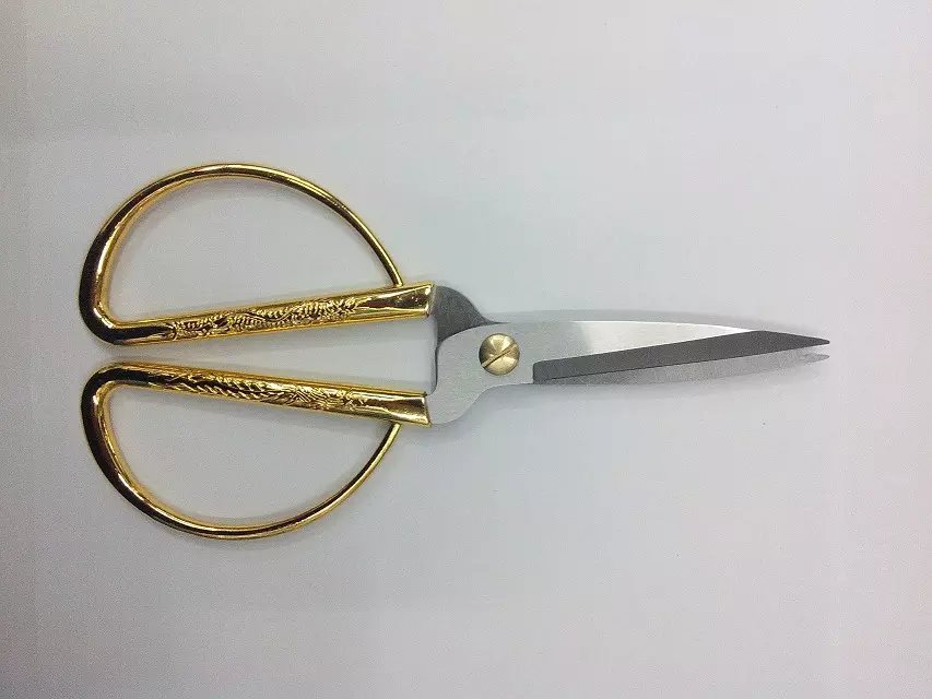 Office scissors, gold-plated tailor scissors, high-end dragon and phoenix scissors, festive scissors, wedding ribbon-cutting ceremonies Specification drawing