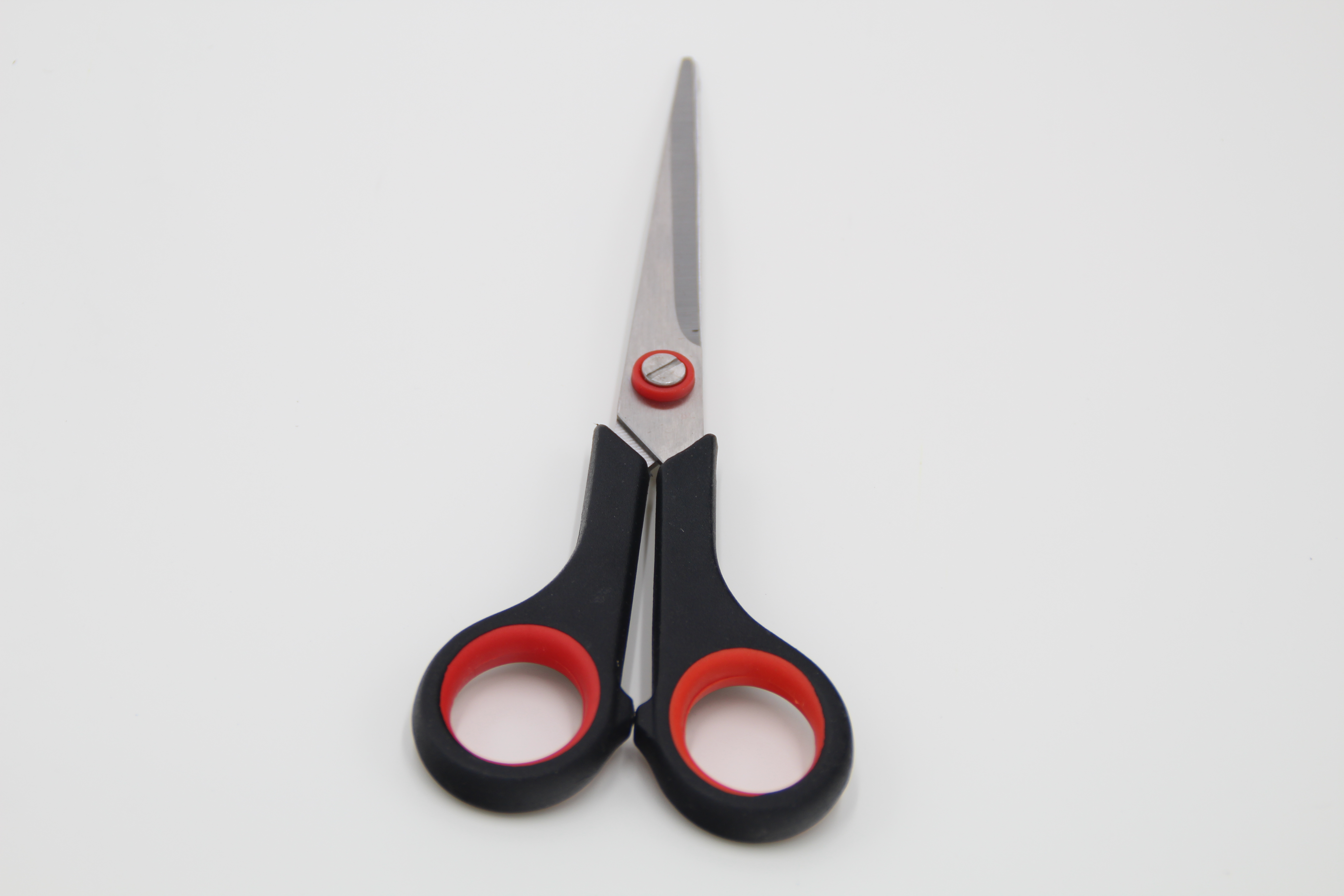 Office and study supplies: Office scissors, student scissors, learning to cut lace, fabric, teeth, and utility knives Specification drawing