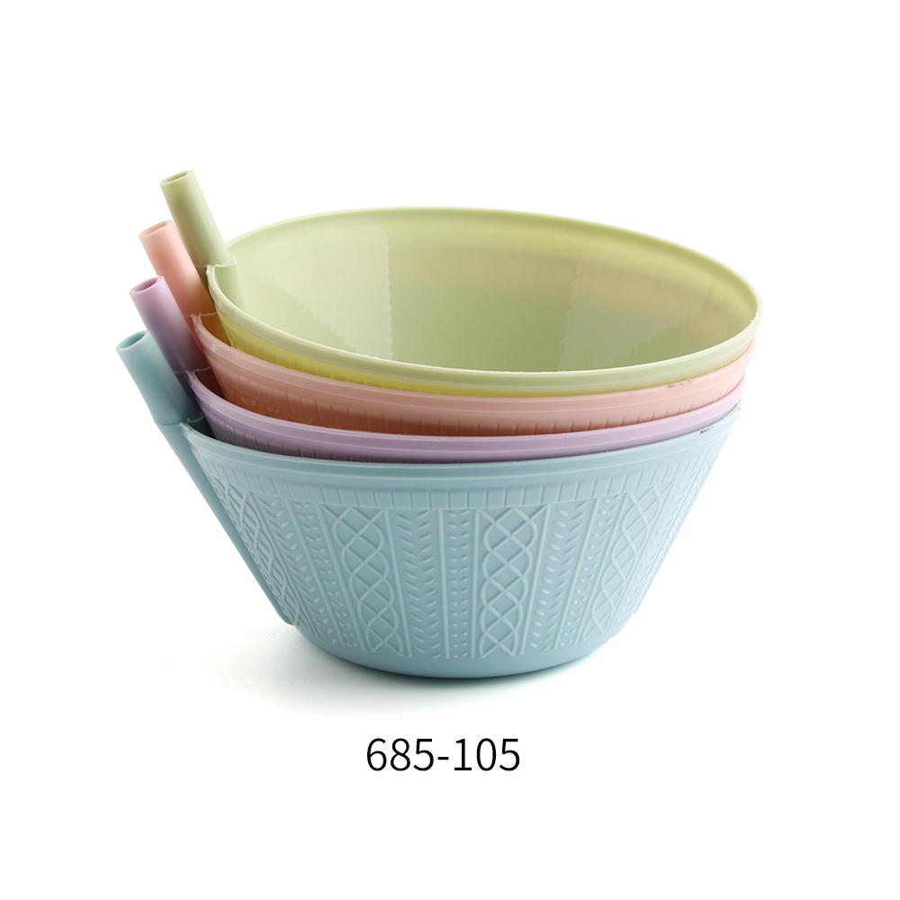 Plastic salad bowl, colored salad bowl, plastic bowl, straw bowl full figure