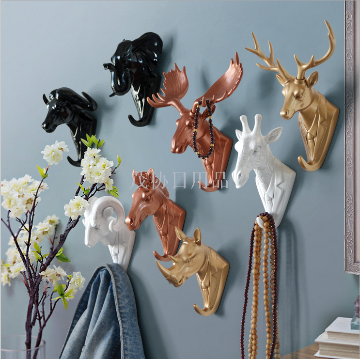 Creative animal head decorative hooks, resin handicrafts, personalized deer head wall-hung coat hooks, door back coat and hat hooks details Picture