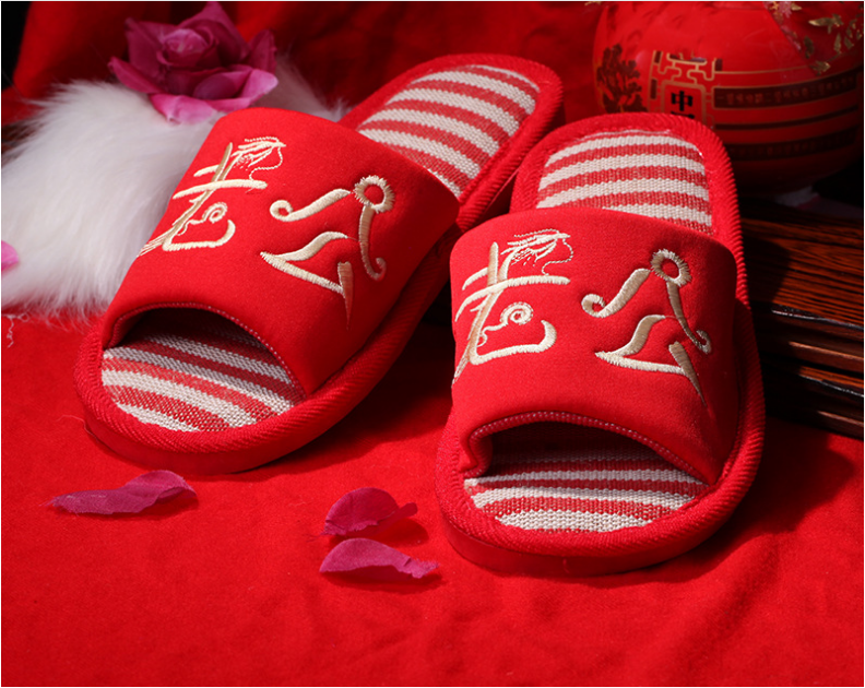 Wedding supplies, couple slippers, embroidered couple husband and wife red slippers, wholesale festive items