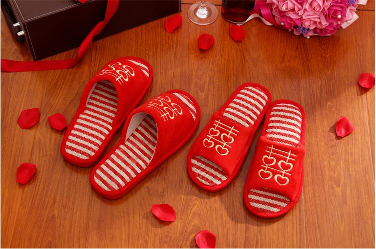 Wedding supplies, couple slippers, embroidered couple husband and wife red slippers, wholesale festive items