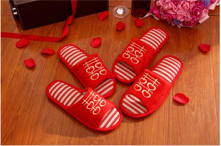Wedding supplies, couple slippers, embroidered couple husband and wife red slippers, wholesale festive items details Picture