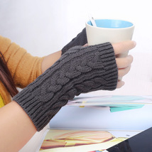 2018新款复古针织麻花半指手套女式保暖护腕手套厂家直销批发