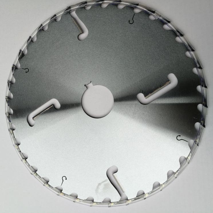 Woodworking saw blades, scraper saw blades, saw blades for the woodworking industry, saw blades for wood board factories Application Scenario