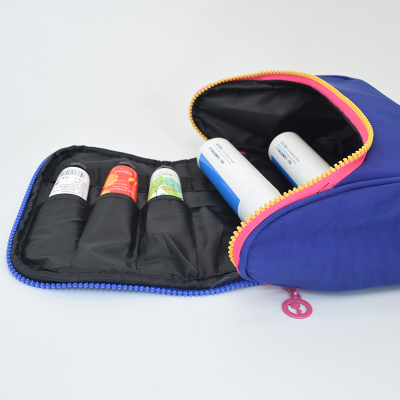 Waterproof, wear-resistant, large-capacity for business trips and travels, storage, toiletry bag, curved bag, handbag factory direct sales Application Scenario