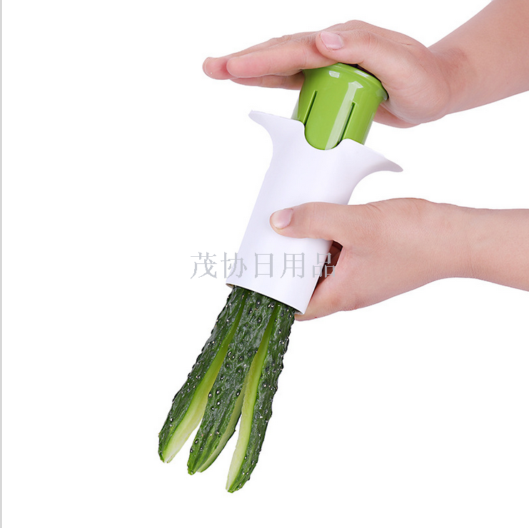Household kitchen fruit cutter Cucumber slice cutter fruit and vegetable slice cutter
