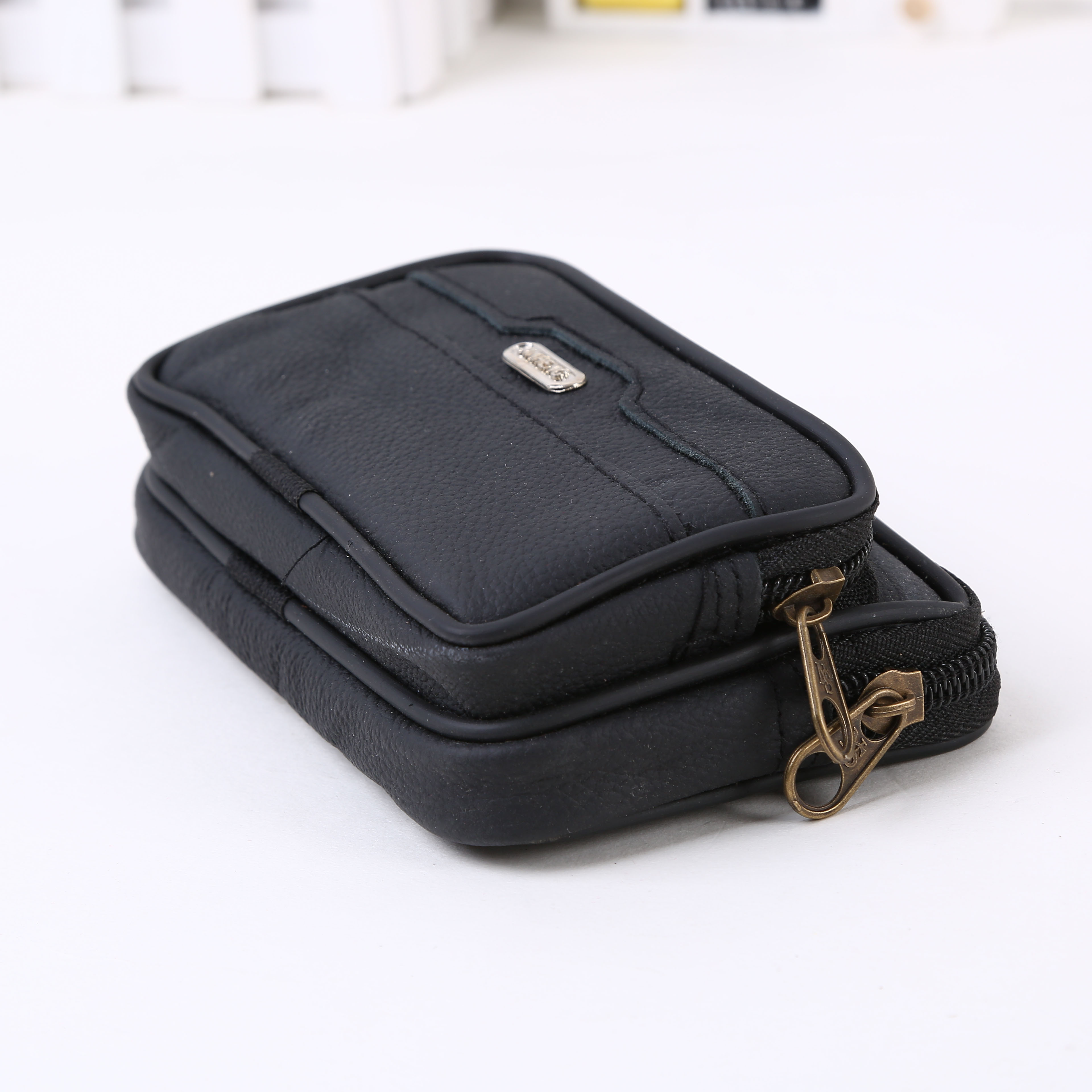 2018黑色潮流腰包真皮5寸细节图