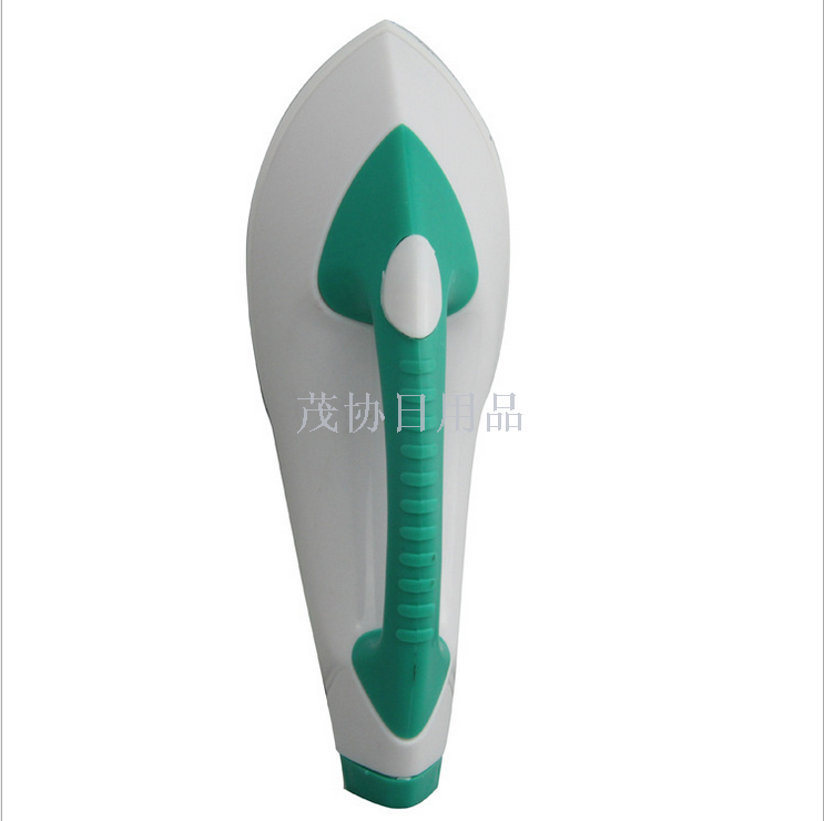 Creative new type handheld mini electric iron, household electric iron, portable ironing machine Application Scenario