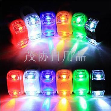 Wholesale 6th generation and 6th generation frog lamp mountain bike warning LED tail lamp headlamp double eye lamp riding equipment