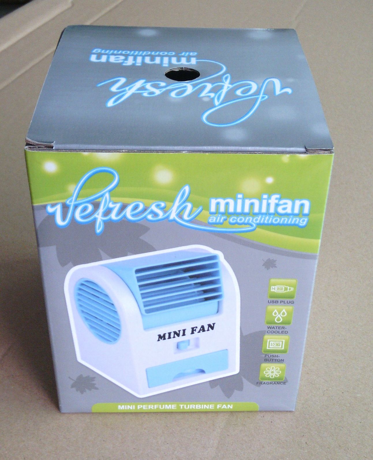 Fragrance single-port fan air conditioner, single-port USB mini small fan, handheld charging fan Application Scenario