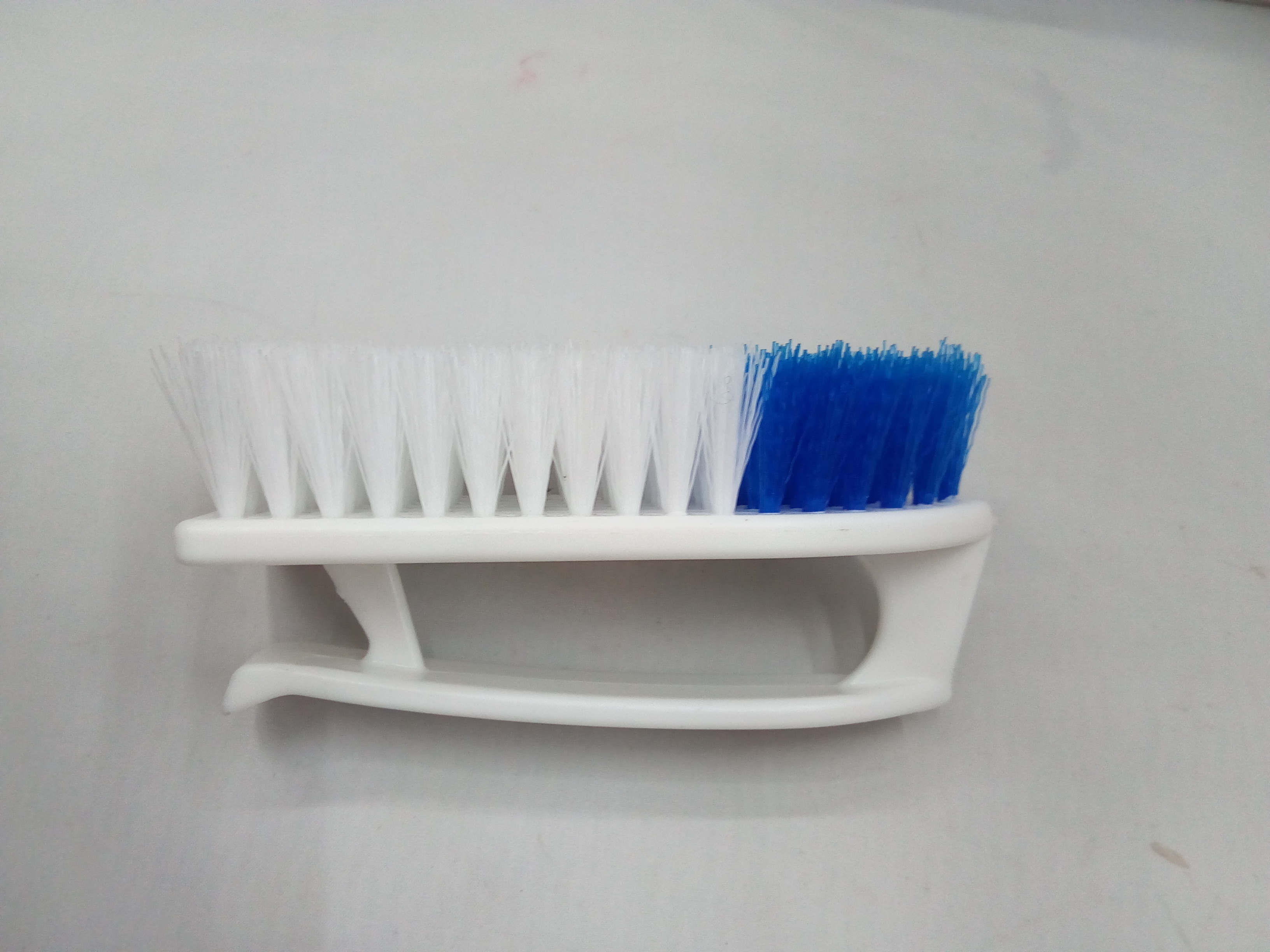 Factory direct sales of multi-functional high-quality laundry brushes, cleaning brushes and hygiene shampers 86-3127 Application Scenario