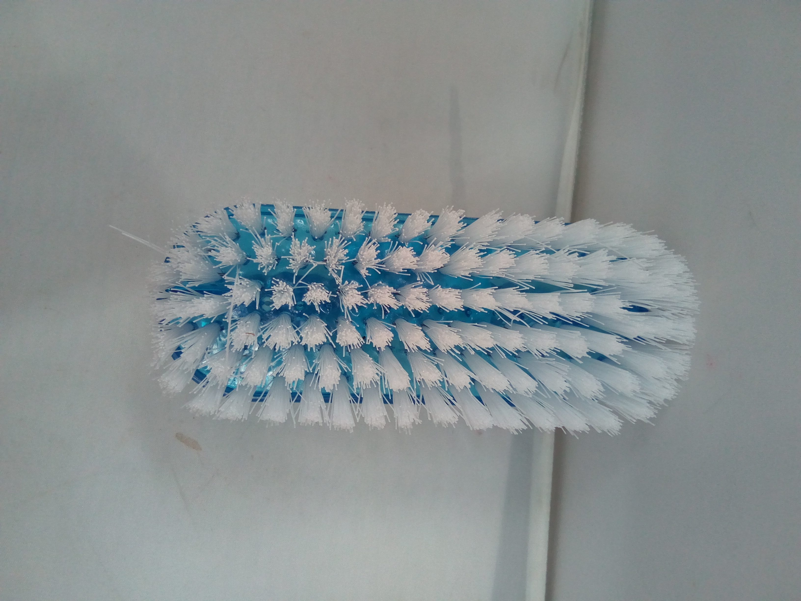 Factory direct sales of multi-functional plastic brushes, laundry brushes, washbasin brushes, laundry and hot pot 86-5210 Application Scenario