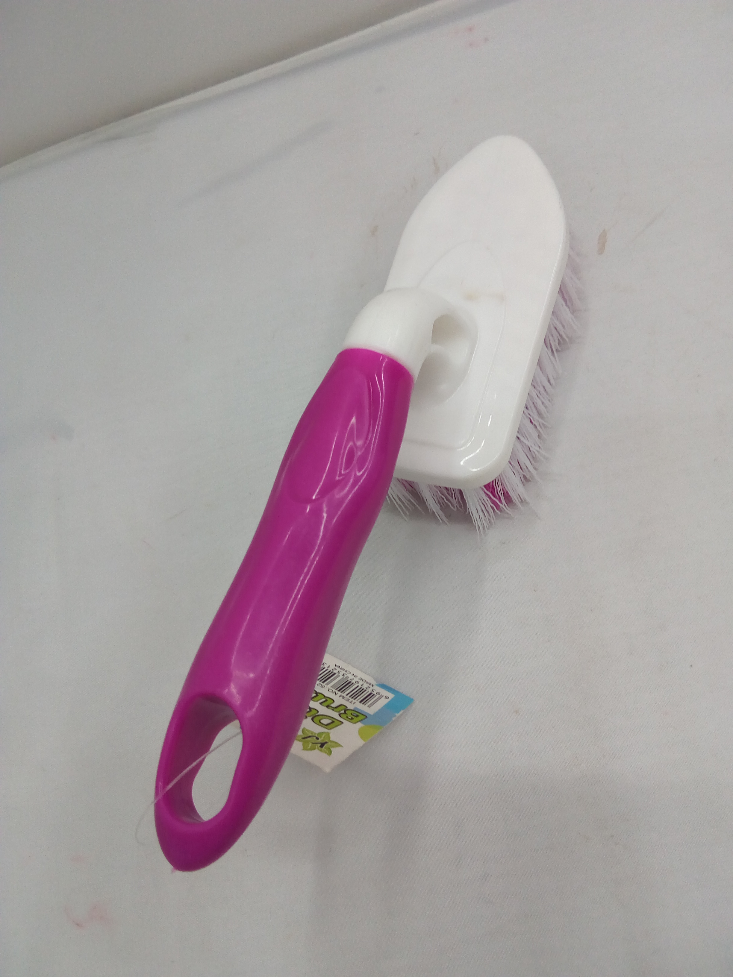 Factory direct sales of multi-functional plastic brushes, shoe brushes, cleaning brushes, washbasin brushes, laundry brushes and shampers. 86-5213