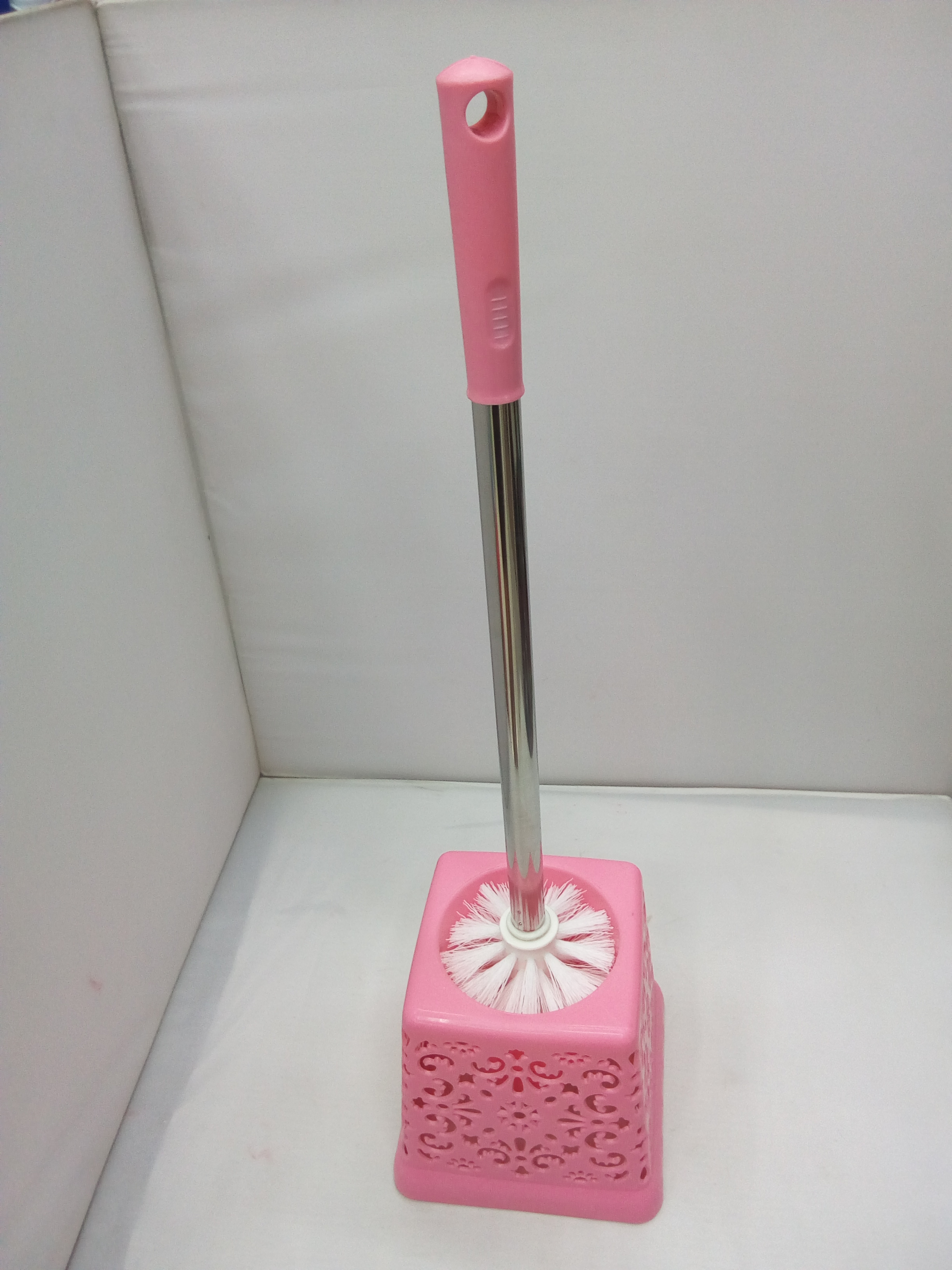 Toilet brush with carved and hollowed-out design and seat set, toilet cleaning brush, bathroom cleaning brush for washing the toilet