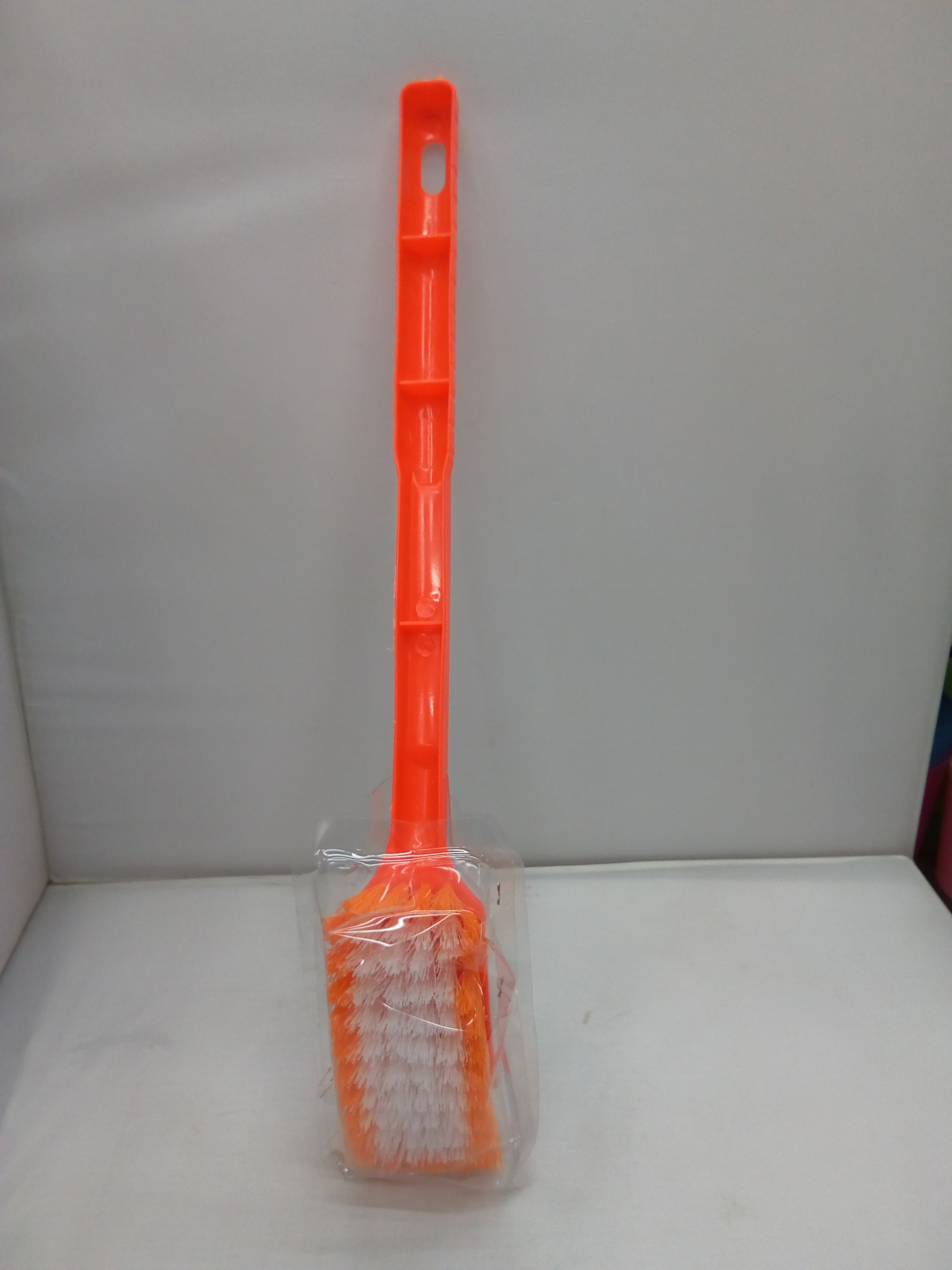 Factory direct sales of long-handled toilet brushes, bathroom cleaning brushes, and toilet brushes for thorough cleaning without blind spots