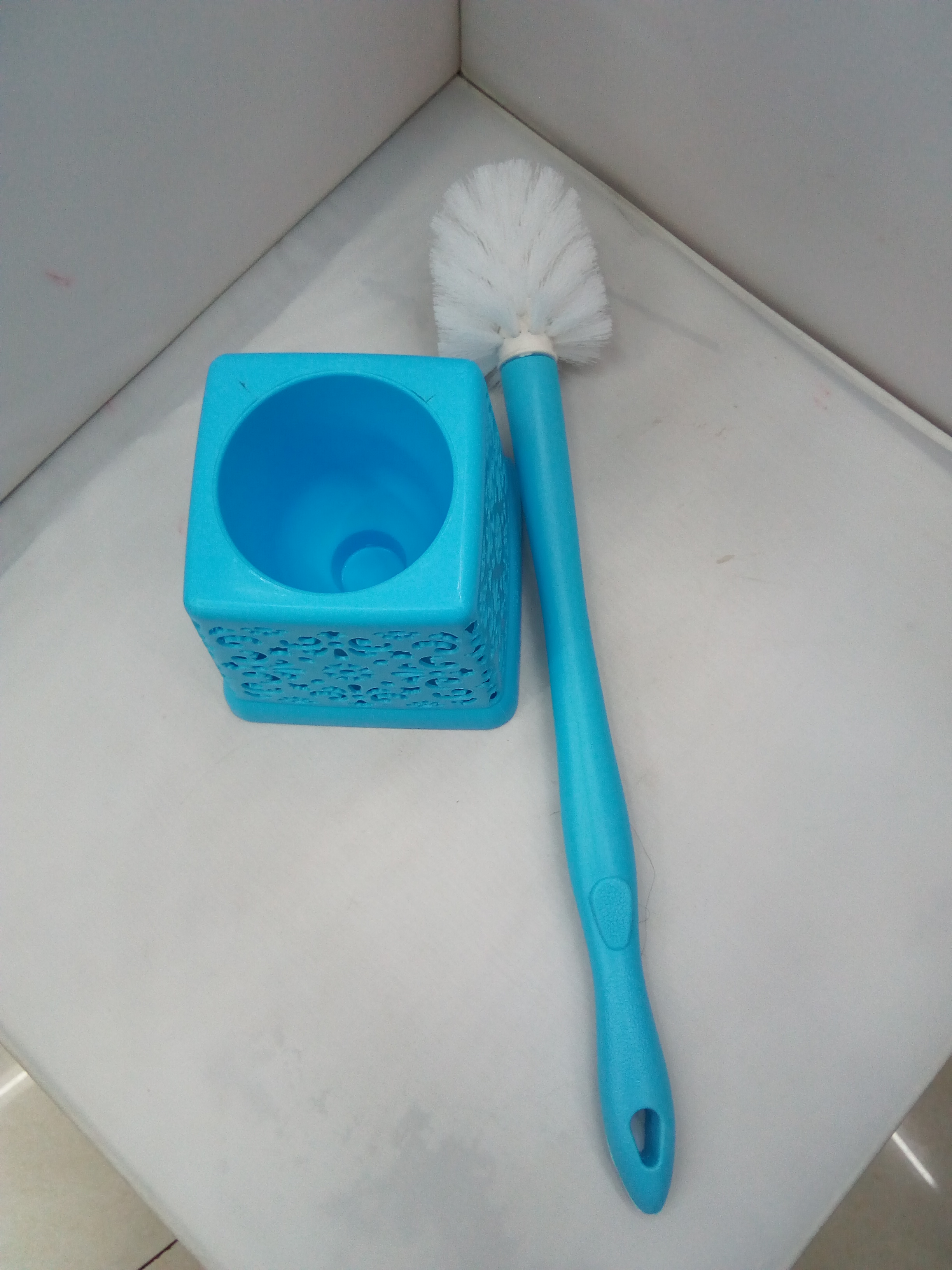 Toilet brush with carved and hollowed-out design and seat set, toilet cleaning brush, bathroom toilet bowl cleaning brush, no blind spots details Picture