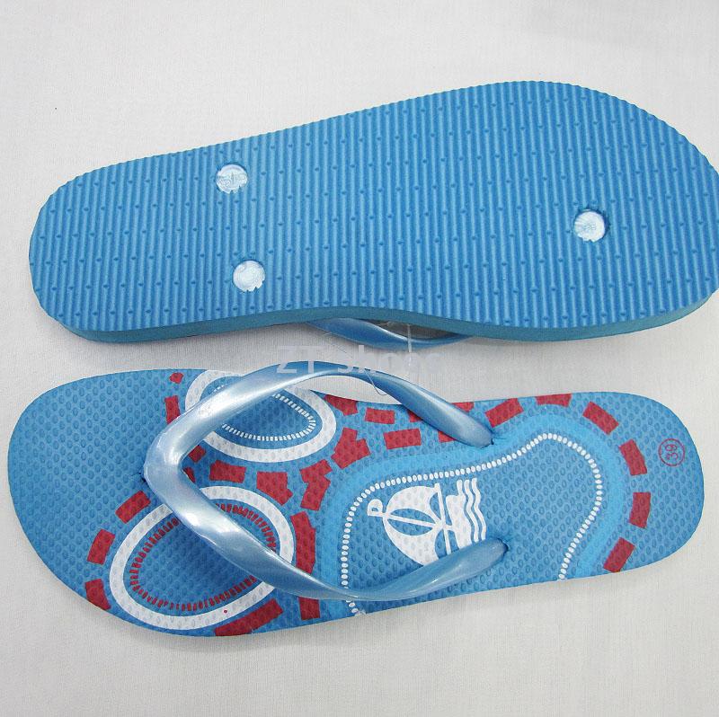 The manufacturer customizes blue creative pattern women's flat beach herringbone slippers details Picture