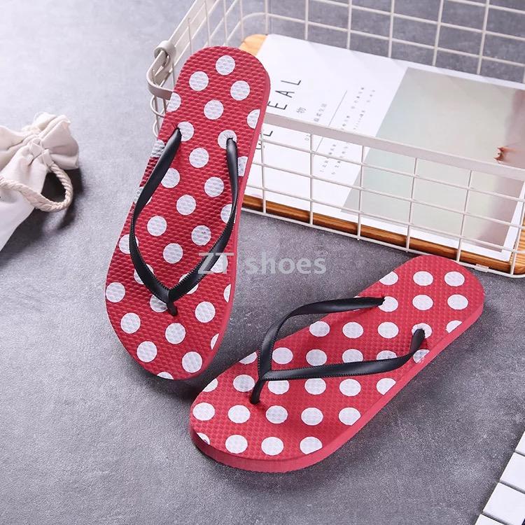 Custom-made simple and classic polka dot women's anti-slip beach slippers by the manufacturer