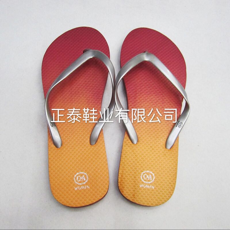 Customized summer fashionable gradient women's beach PE foam herringback slippers by the manufacturer Application Scenario