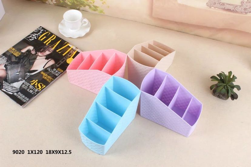 Storage box, 4-compartment storage basket, imitation rattan multi-compartment desktop storage box, cosmetics storage folder box details Picture
