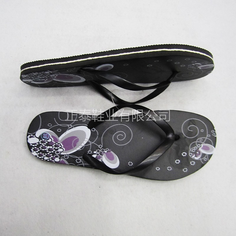Wholesale of custom-made black printed women's flip-flops on the beach Specification image