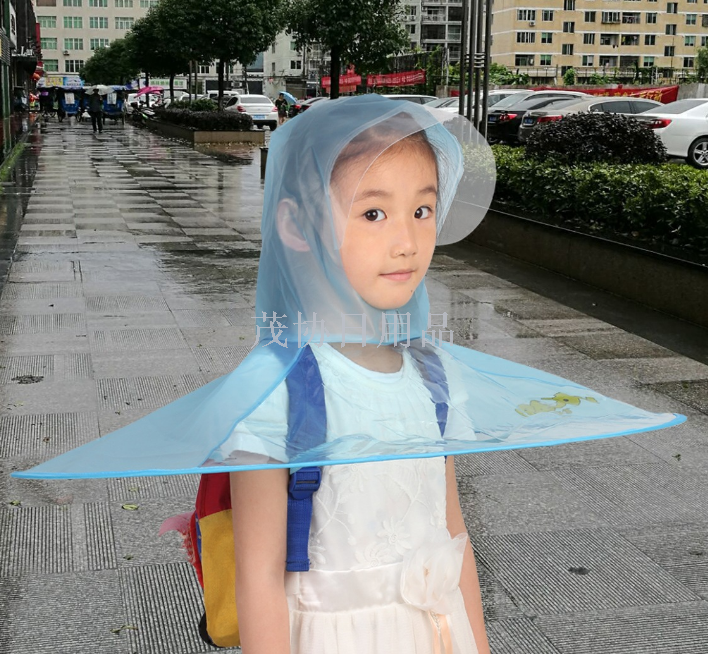 Factory direct sales of creative children's raincoats, eco-friendly student headwear umbrellas, caps and raincoats Application Scenario