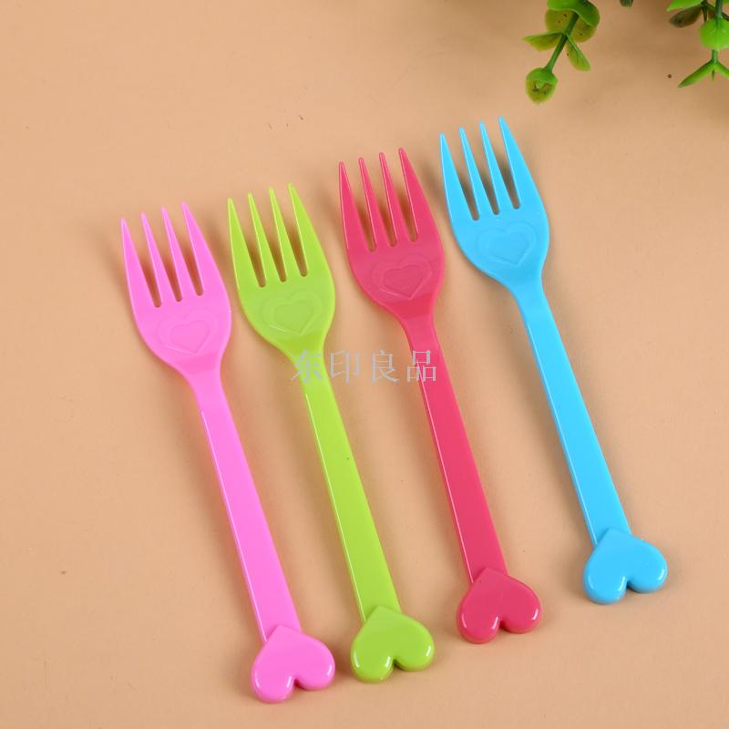 Japanese Creative Heart-Shaped Spoon And Fork Combination 8 Pieces Application Scenario