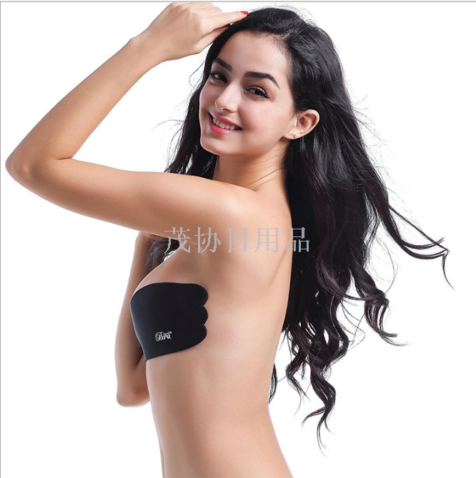The 2018 new one-piece chest patch bio-adhesive breathable invisible bra, Butterfly Wing Kiss, gathers ultra-light silicone Application Scenario