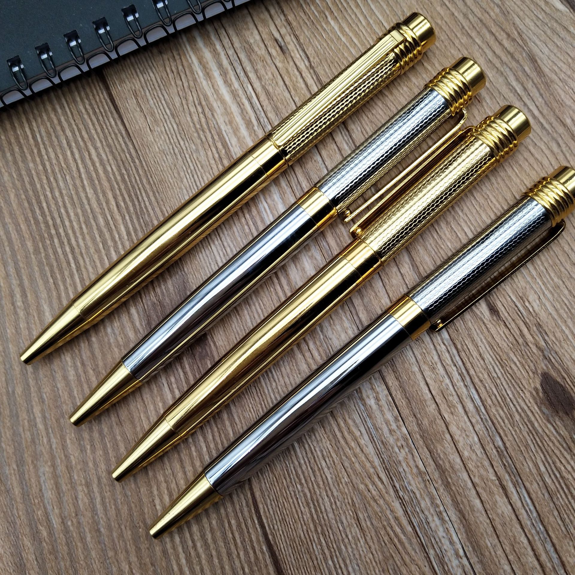 2018 new style factory direct sales of high-end rotary ballpoint pens, advertising gift pens, office pens, all-copper business metal full figure