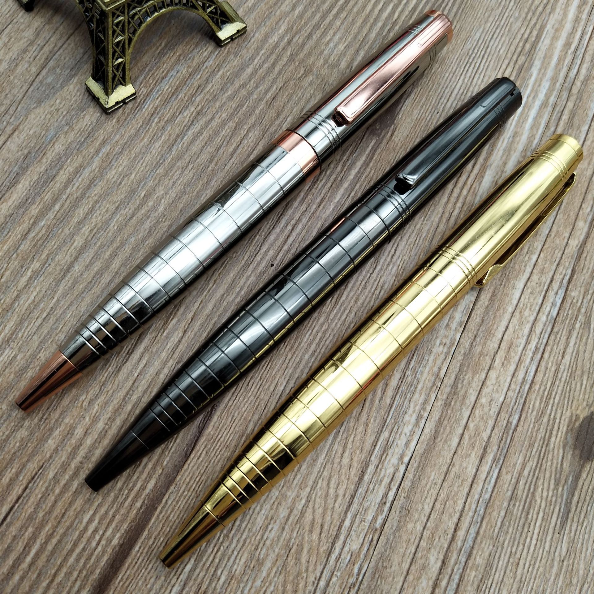 In 2018, custom-made metal ballpoint pens, signature beads, business creative advertising gift pens are available
