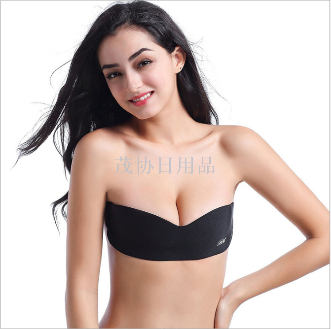 The 2018 new one-piece chest patch bio-adhesive breathable invisible bra, Butterfly Wing Kiss, gathers ultra-light silicone details Picture