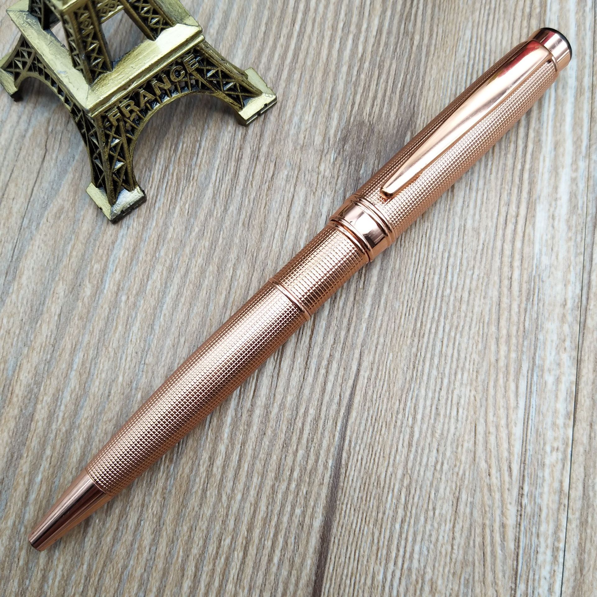 2018 new high-end rotary metal ballpoint pens, signature pens, ballpoint pens, car and various enterprise pens Application Scenario