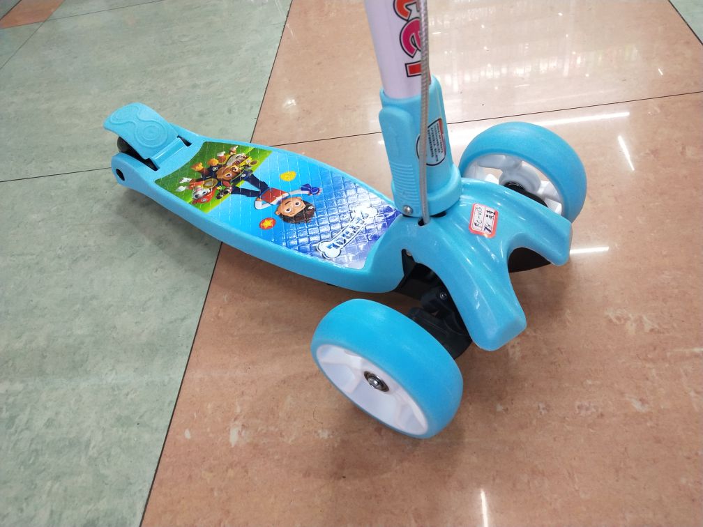 Children's Meter High Car With High Pu Wear-Resistant Wide Wheel With Light And Handbrake Folding Specification drawing
