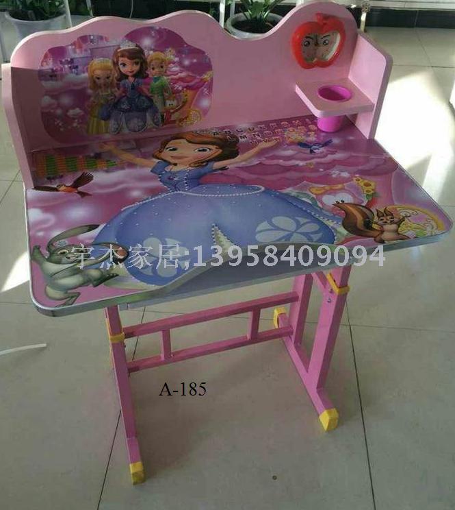 Children's student desks and chairs, study desks and chairs, cartoon pattern desks, writing desks, eco-friendly desks and chairs that can be raised and lowered Application Scenario