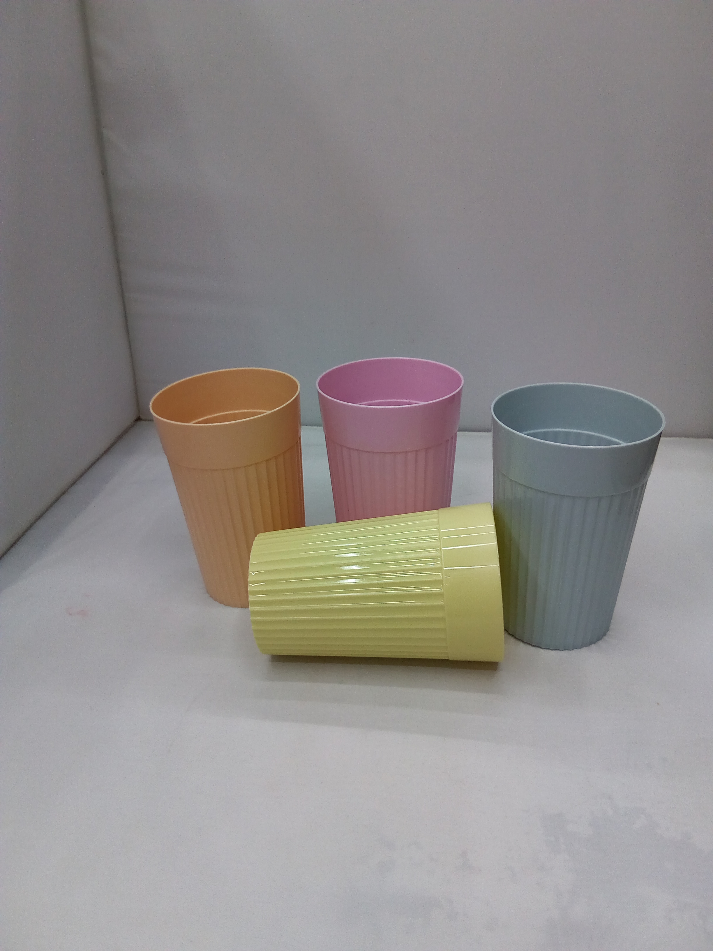 Wheat straw mouthwash simple toothbrush cup water cup Creative plastic mouth cup drinking cup plastic 08B-6837 Application Scenario