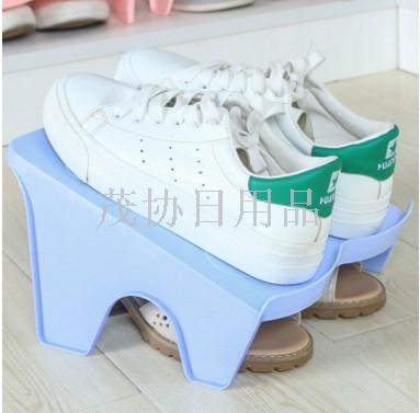 Simple shoe cabinet Double-layer shoe support Layered shoe rack Wardrobe shoe carrier Slippers organizer Plastic shoe storage rack
