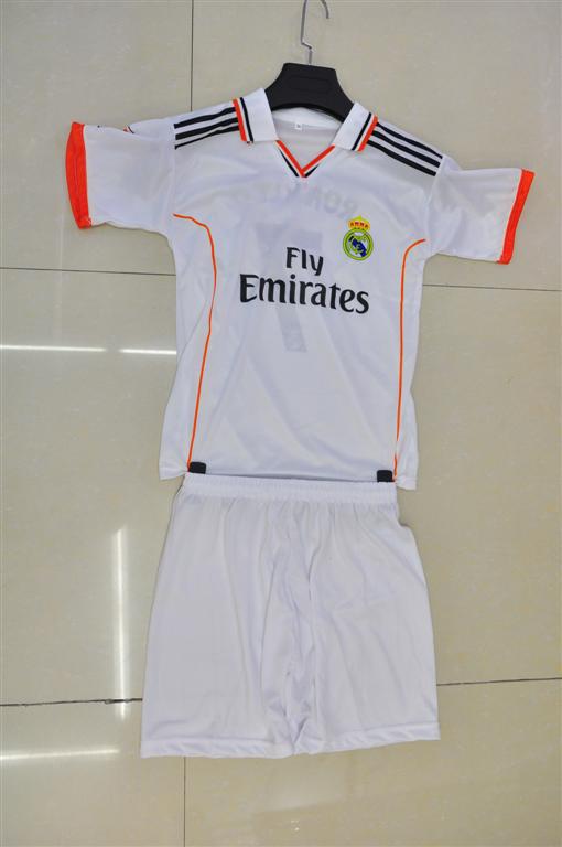 Real Madrid jerseys in stock, Barcelona jerseys, football fans' favorite football fan sets, lapel jersey sets Specification image