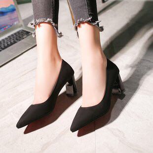 粗跟新款时装鞋女鞋细节图